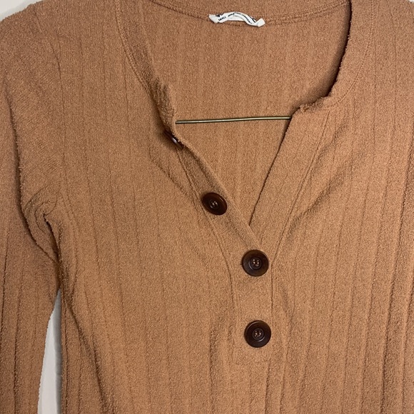 We The Free | Caramel Tan Long Sleeve Textured Waffle Henley Shirt Brown Buttons - Picture 2 of 6